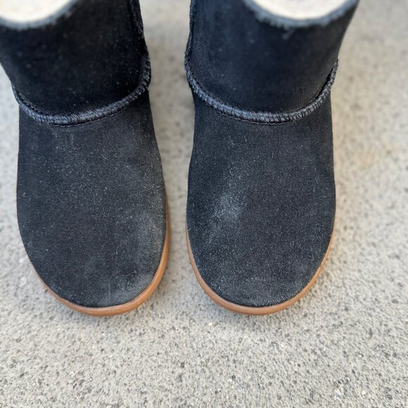 UGG AUSTRALIA Kids Keelan Boots Unisex 8 EU 25 Black Suede & Sheepskin Booties - Picture 6 of 8